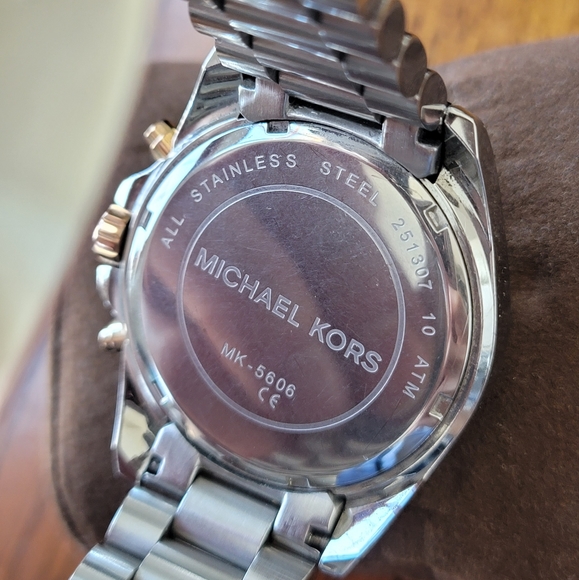 Michael kors watch - Picture 4 of 9